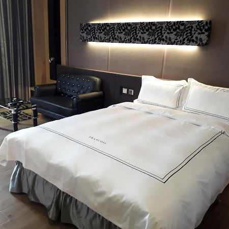 Yunlin Commerce Ryokan Tuku Extérieur photo
