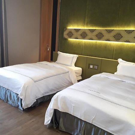 Yunlin Commerce Ryokan Tuku Extérieur photo