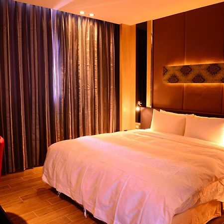 Yunlin Commerce Ryokan Tuku Extérieur photo