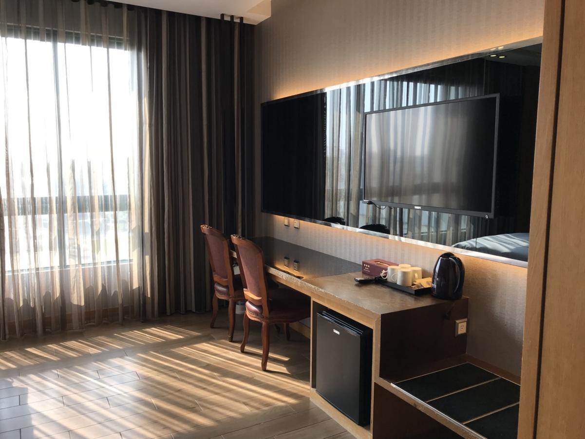 Yunlin Commerce Ryokan Tuku Extérieur photo