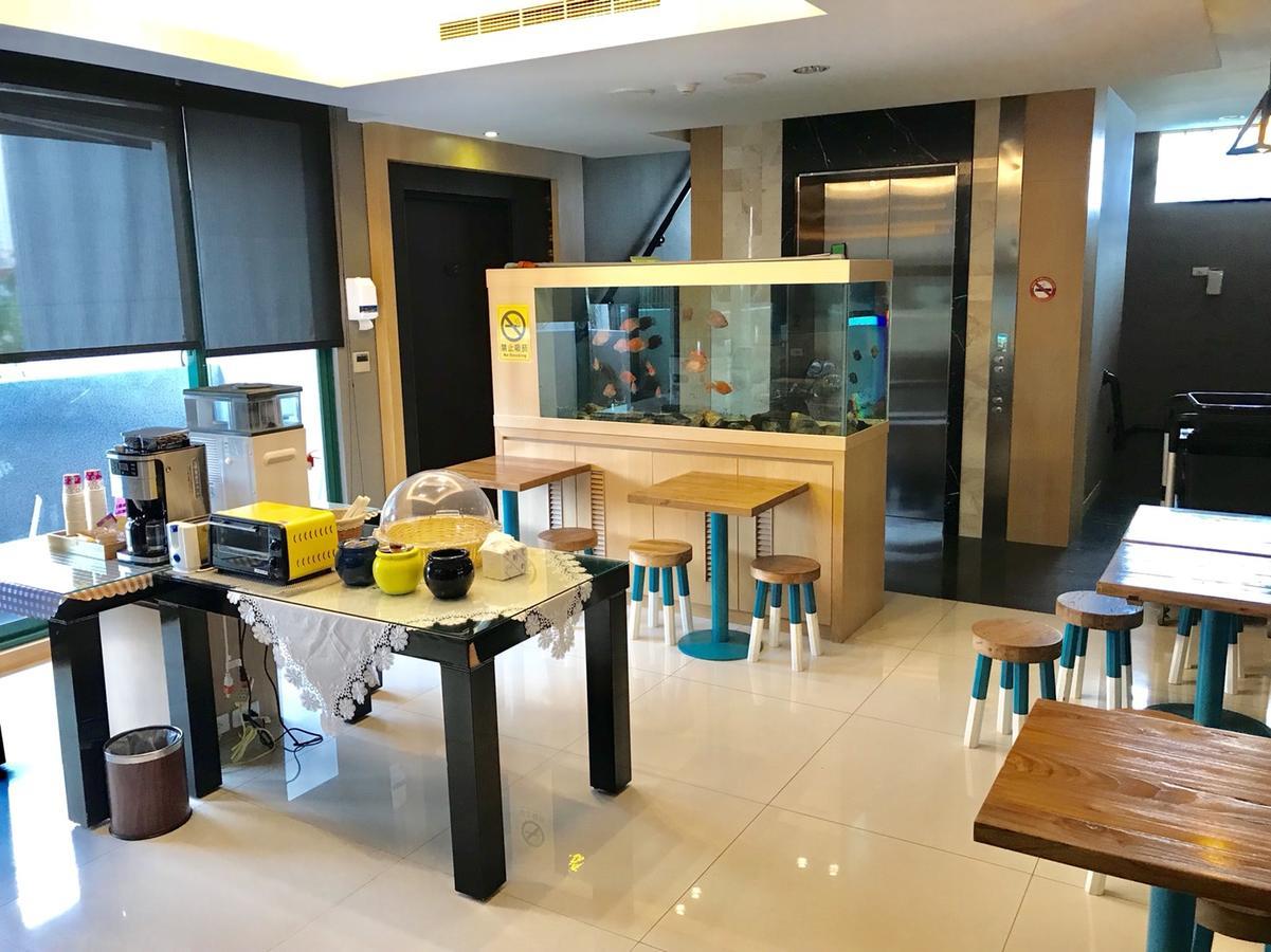 Yunlin Commerce Ryokan Tuku Extérieur photo
