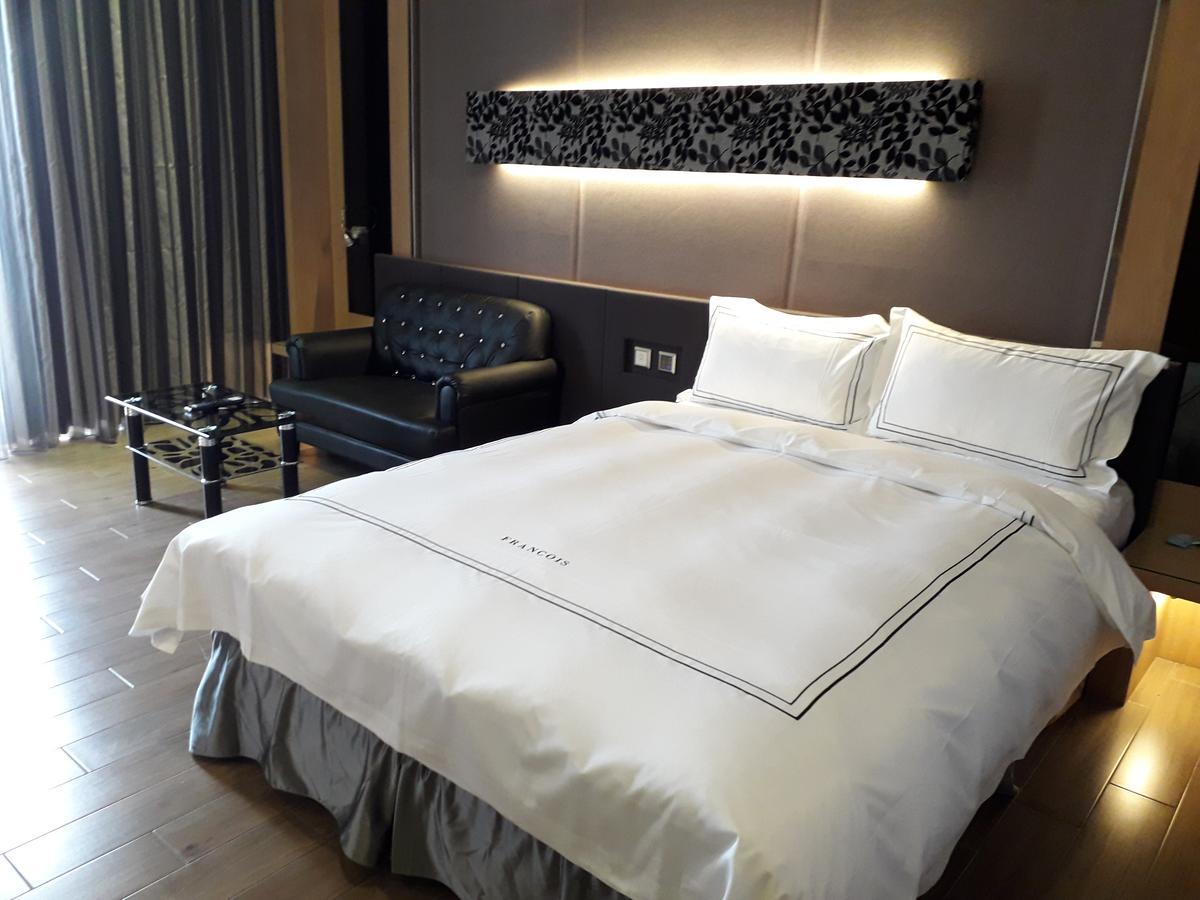 Yunlin Commerce Ryokan Tuku Extérieur photo