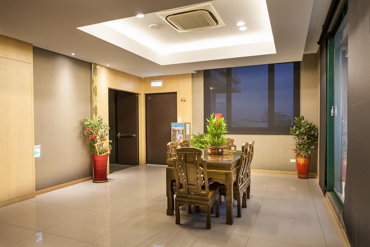 Yunlin Commerce Ryokan Tuku Extérieur photo