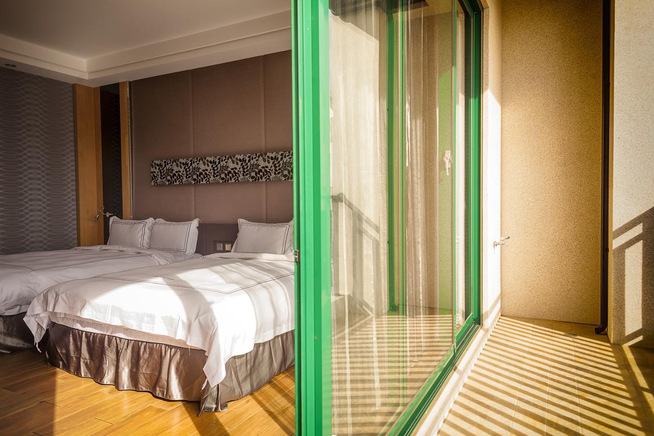 Yunlin Commerce Ryokan Tuku Extérieur photo