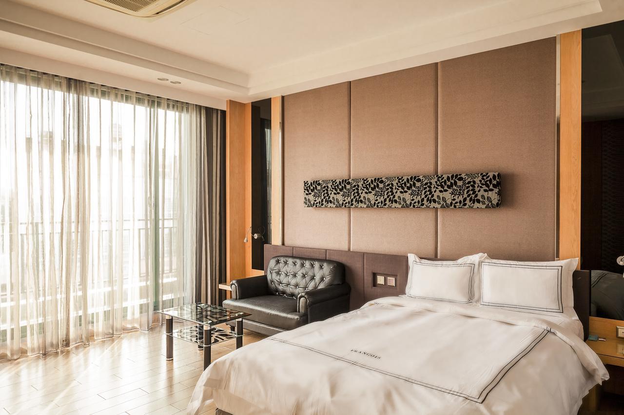 Yunlin Commerce Ryokan Tuku Extérieur photo