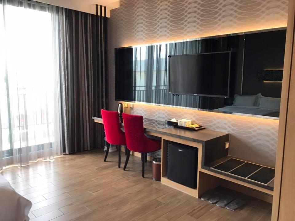 Yunlin Commerce Ryokan Tuku Extérieur photo
