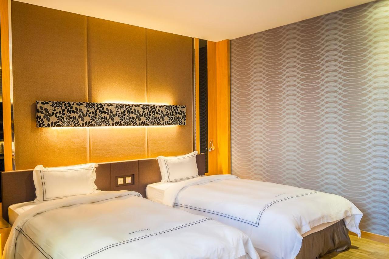 Yunlin Commerce Ryokan Tuku Extérieur photo